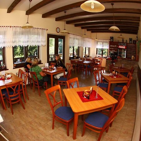 ホテル Yacht Club Barrandov Kožlí u Orlíka エクステリア 写真