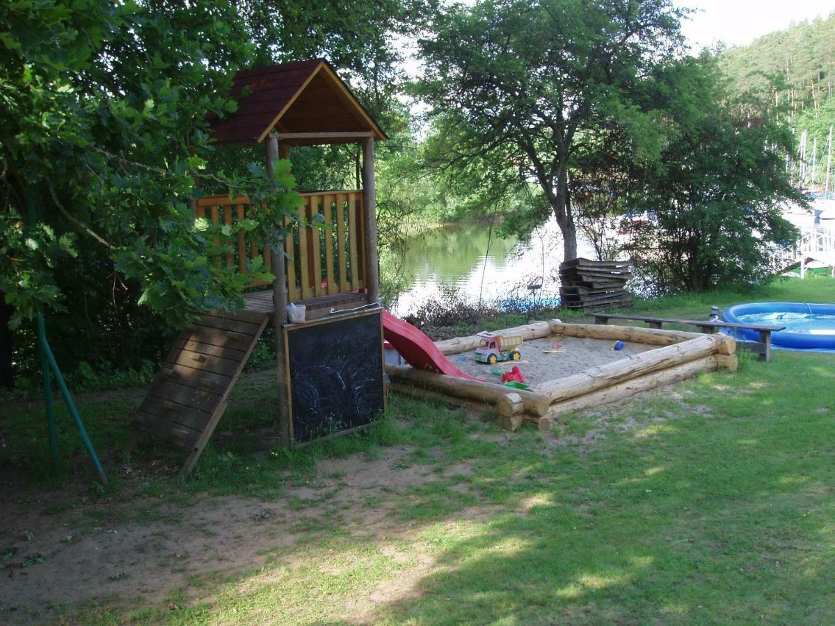 ホテル Yacht Club Barrandov Kožlí u Orlíka エクステリア 写真